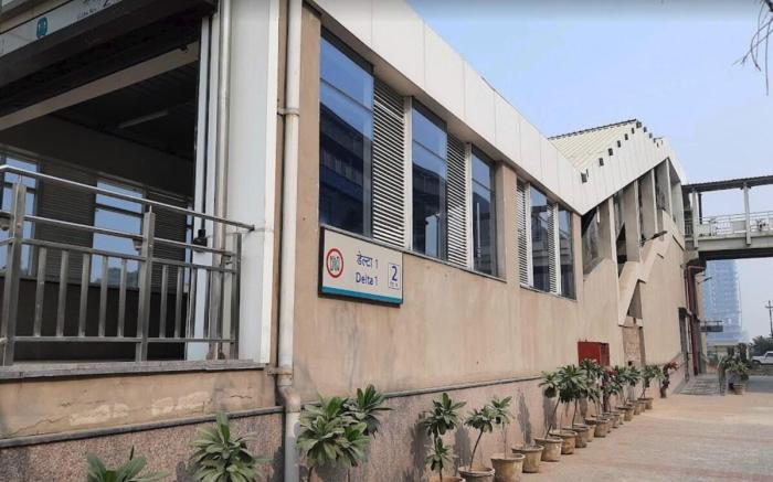 Metro Connected, Gr. Noida- 1BHK/Parkview Homestay