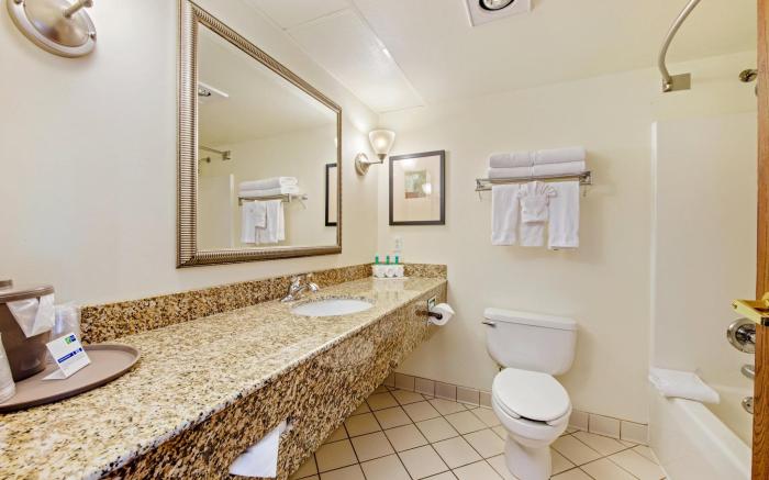 Holiday Inn Express - Delafield By IHG