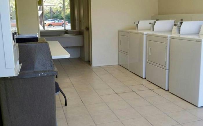 Red Carpet Inn Louisville