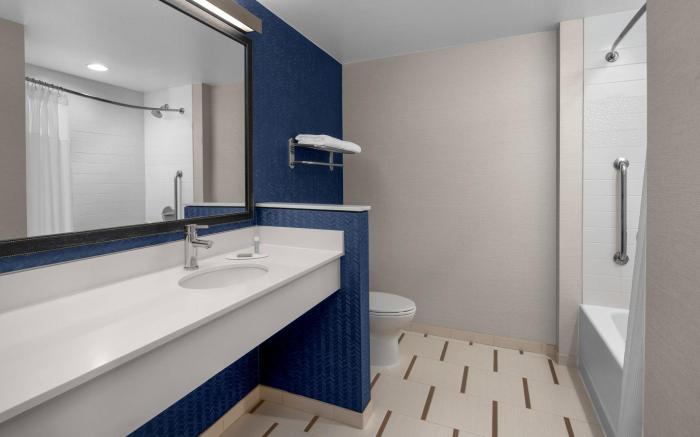 Fairfield by Marriott Inn & Suites Tustin Orange County