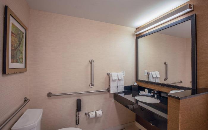 Fairfield by Marriott Inn & Suites Chicago Downtown/River North