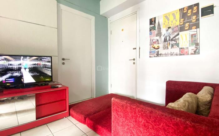 Comfortable 2BR Green Pramuka City Apt By Travelio