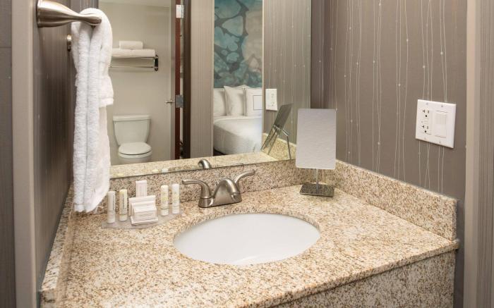 Courtyard by Marriott Portland Airport