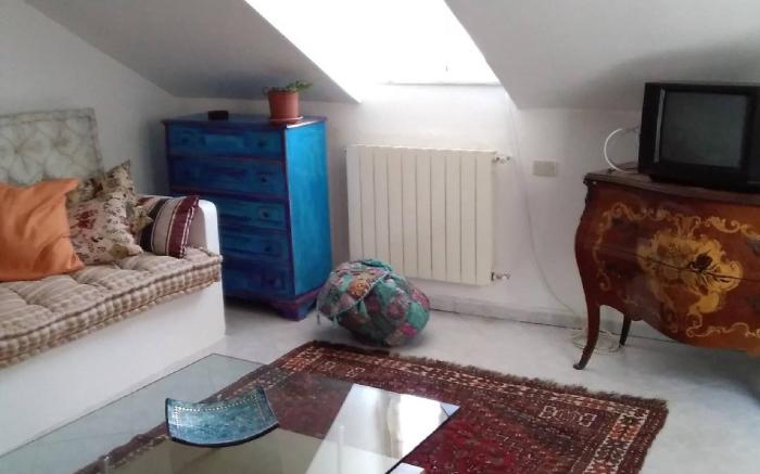 010025-lt-0928 Rooftop Favors