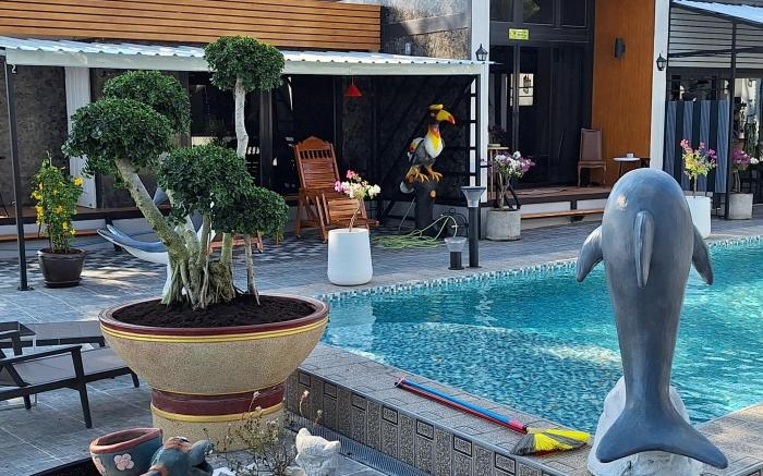 River Pool Villa