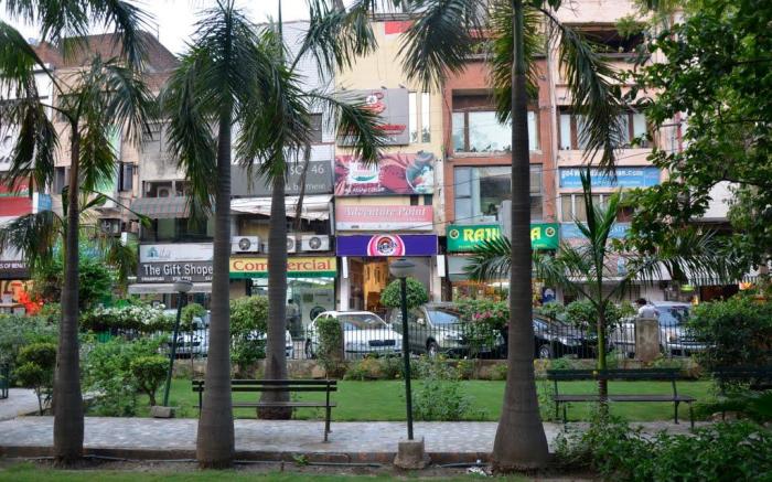 BluO 3BHK - Defence Colony - Balcony, Lift