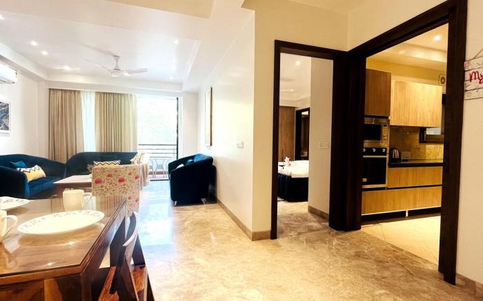 BluO 3BHK CityWalk Mall, MAX Saket -Lift, Balcony.