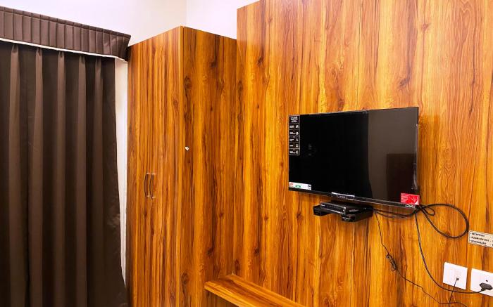 THE GRAND SAROVAR INN AND SUITES