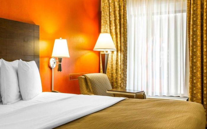 Rodeway Inn & Suites