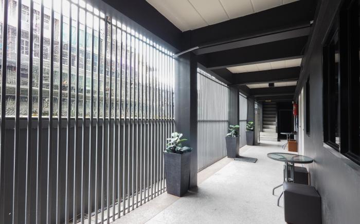 RQ Bangkok Huai Khwang by Collection O