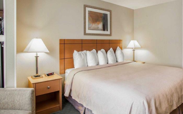 Quality Inn near I-72 and Hwy 51