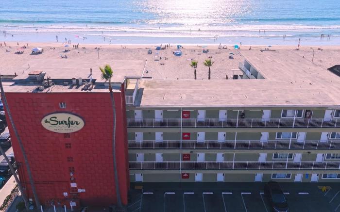 Surfer Beach Hotel