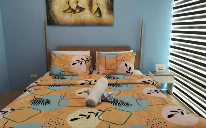 Henry's Newport Condotel