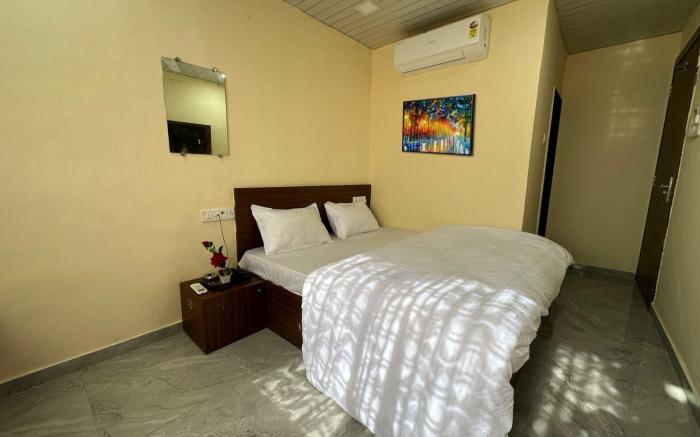 HOTEL GRAND VILLA (NEAR KOKLIBEN HOSPITAL)