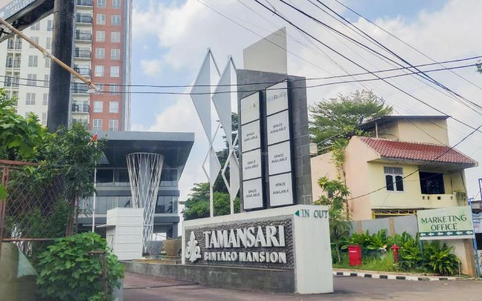 Well Studio Tamansari Bintaro Mansion By Travelio