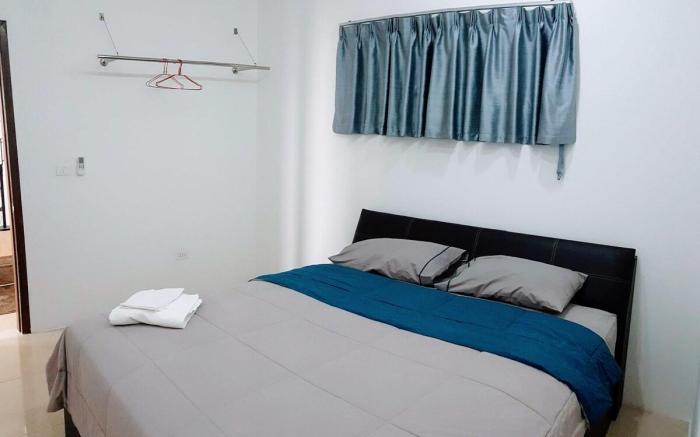 Two-bedroom Condo Unit on 21st Floor - City View