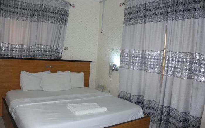 Grand Decent Hotel and Suites