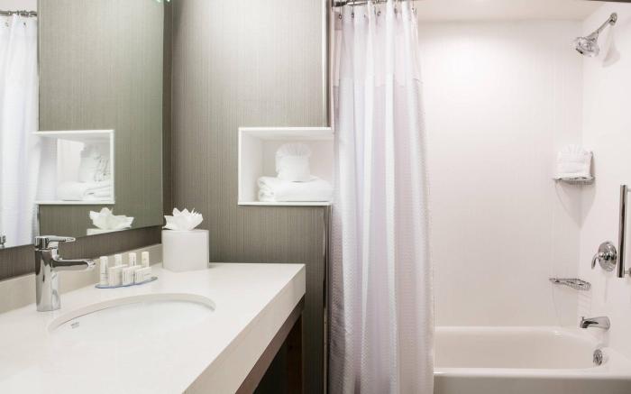 Courtyard by Marriott Omaha Bellevue at Beardmore Event Center