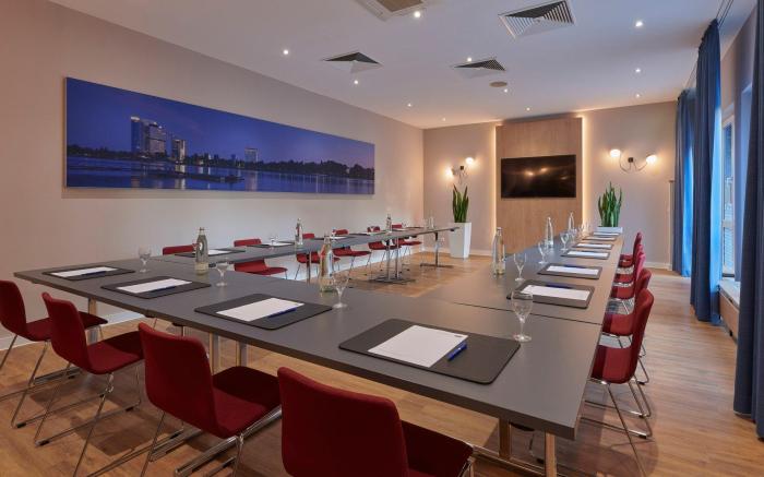 Holiday Inn Express Cologne Troisdorf By IHG