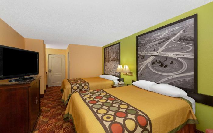 Super 8 by Wyndham Lake of the Ozarks