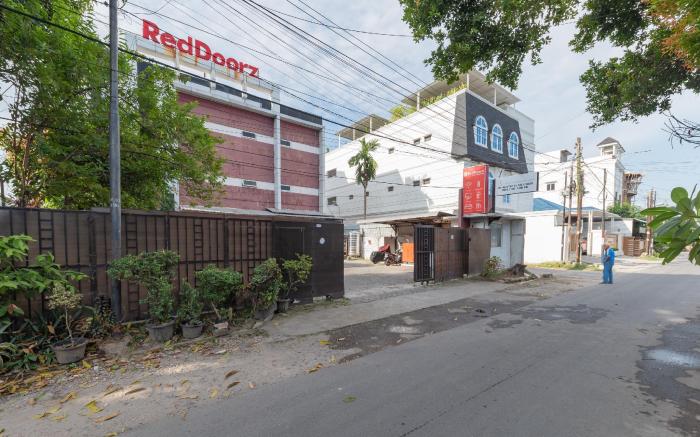 RedDoorz @ Jalan Krakatau Medan