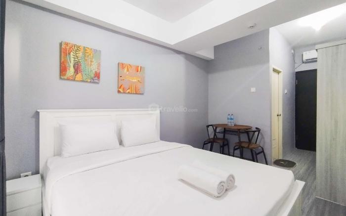 Modern Studio Room Grand Asia Afrika By Travelio