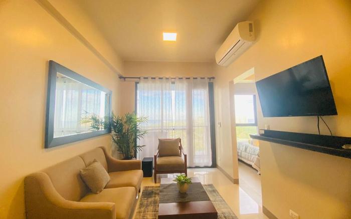 Beach + pool access 1br&2beds