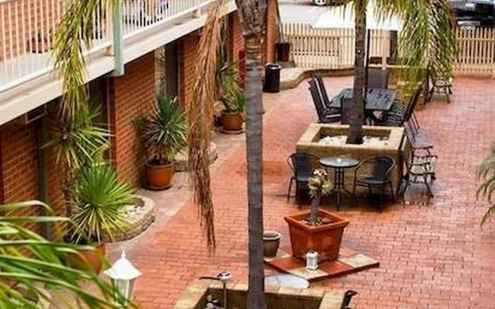 Central Yarrawonga Motor Inn
