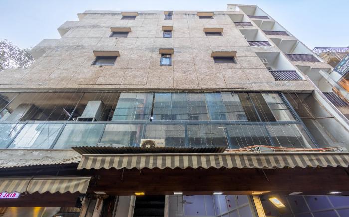 Hotel Diamond Stay 10 minutes walking from Nizamuddin Railway Station