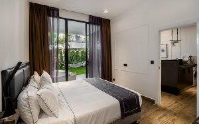 White Apart Hotel