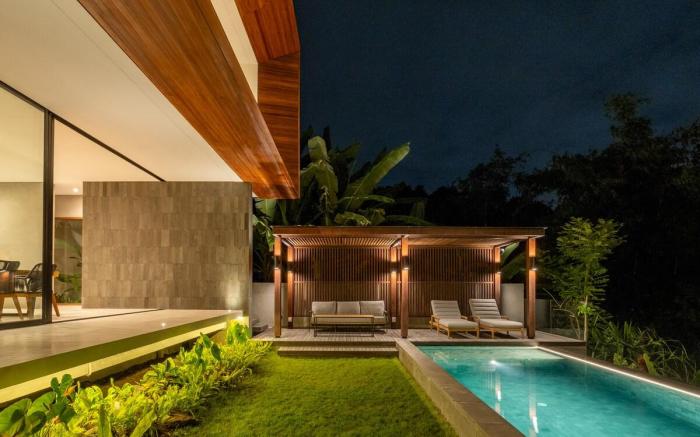 The Frame combines modern design with nature.