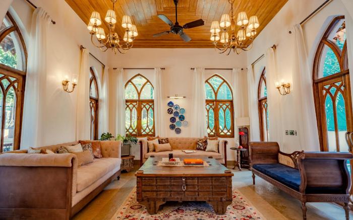 ELIVAAS 4 BHK with Pvt Pool & Media Room - Samukha by Aranayam