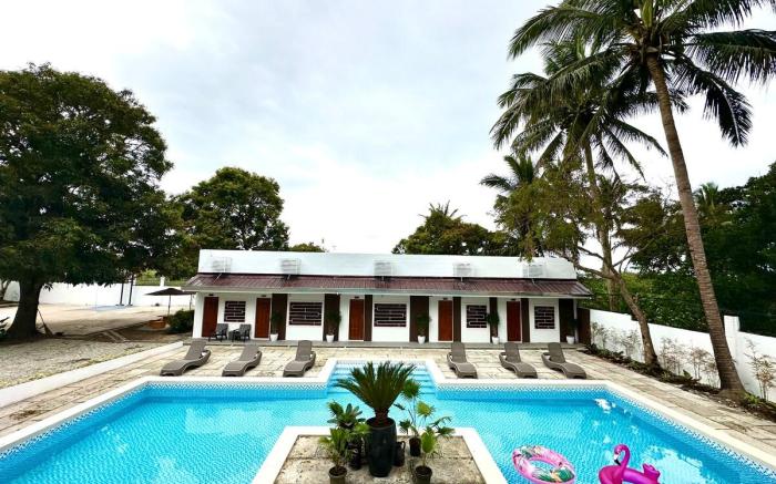Solstice Suites - Quinn Suite (12-13 pax)