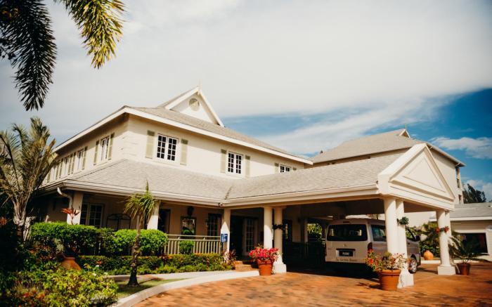 Bay Gardens Beach Resort & Spa