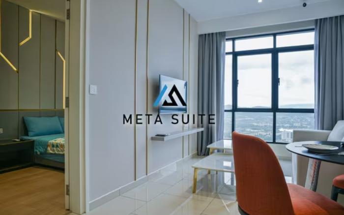 Sky pool 4 star hotel grade stay in i-City 21N
