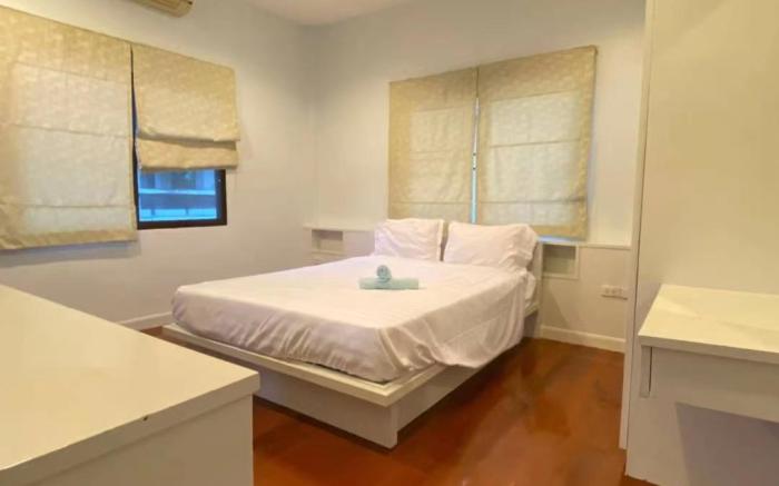 Wst 2.8km,jomtien beach 900m,old villa,5BR
