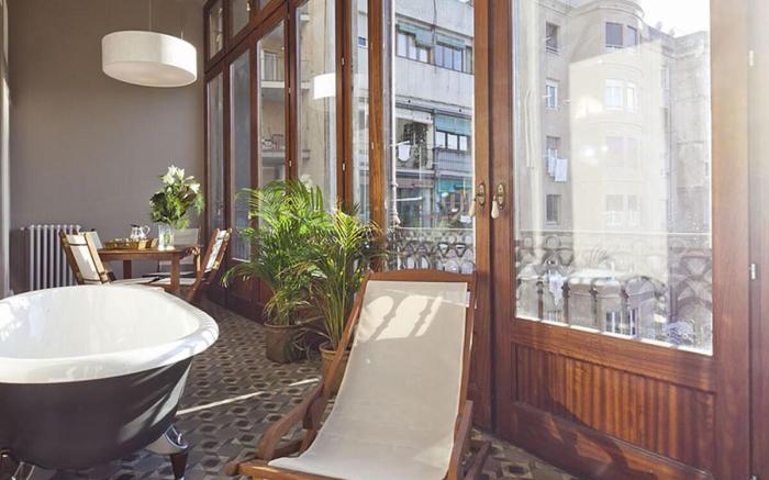 Boutique Apartment with Lift in Rambla Catalunya