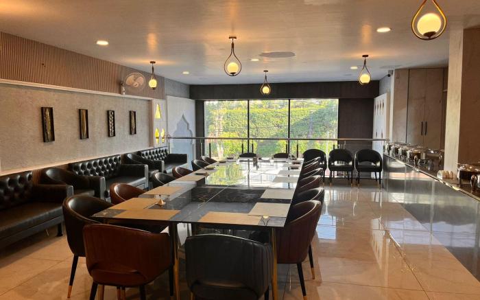 Skymoon Hotel And Restaurant 