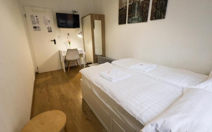 Pest-port Apartment-room 2