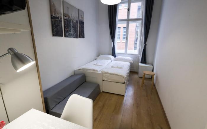 Pest-port Apartment-room 2