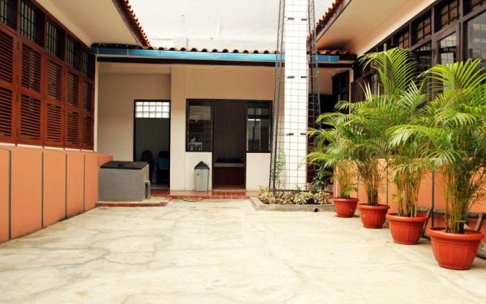 Rumah Resik ENTIRE PLACE (4BR, PREMIUM Location)