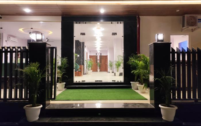 KDS EMERALD SUITES