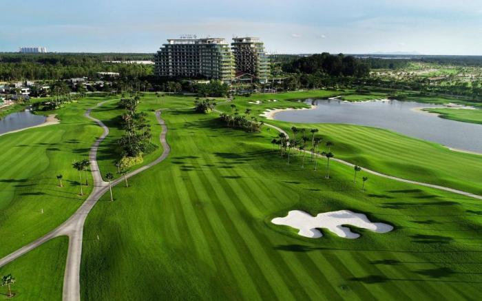 Xtu Golf Villa Forest City Five-Bedroom Detached Villa