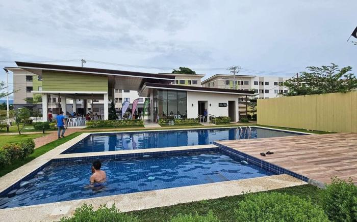 J Tropics Condos in Plumera Mactan/Wi-Fi + Netflix