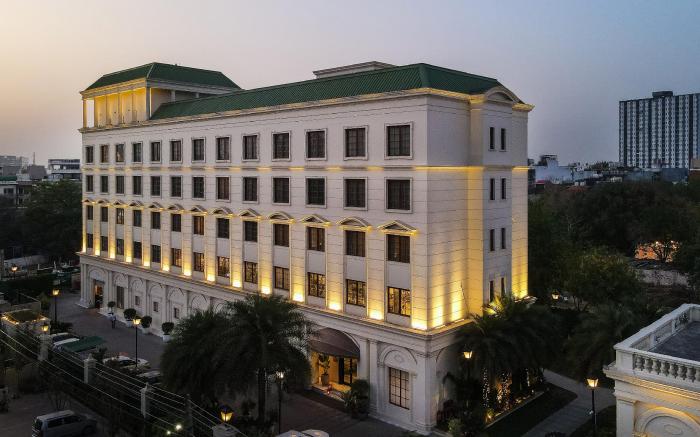 DLF Club 3