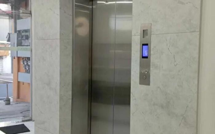 St. Marvin Studio M607 -