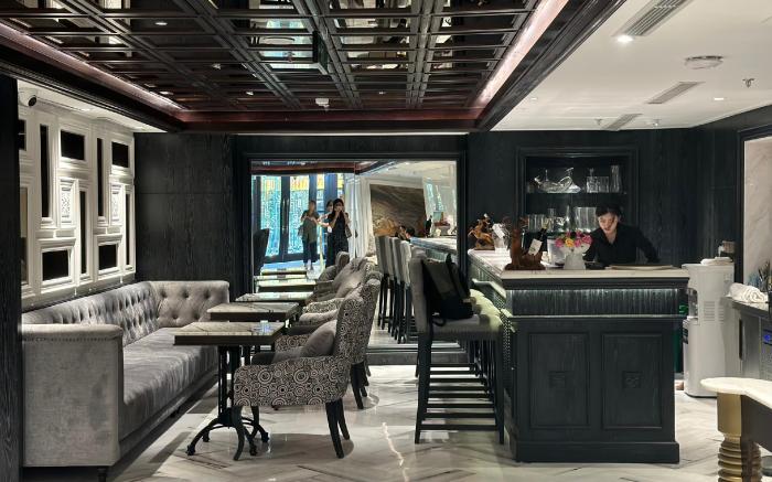 Luxe Paradise Premium Hotel