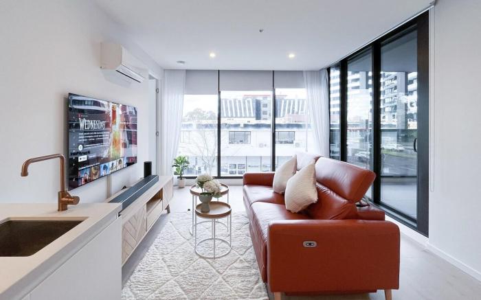 Modern Luxury 2B2B Sky Garden SmartTV