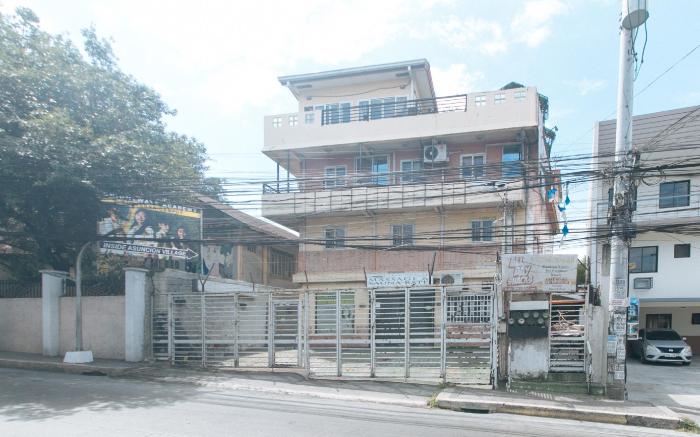 RedDoorz @ Moss Hotel Guevarra Dasmarinas