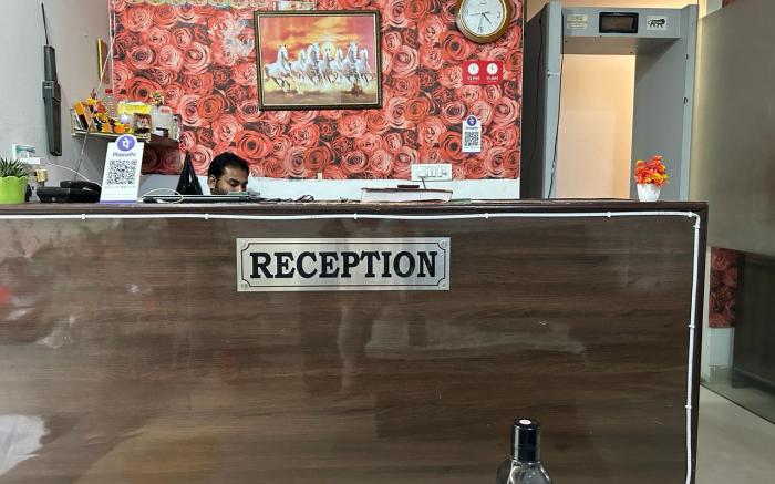 Goroomgo Hotel Diamond Mahipalpur